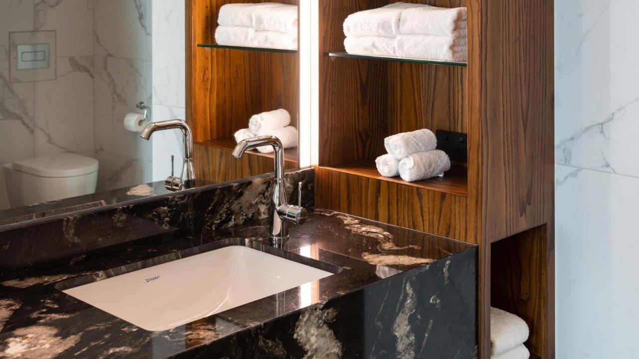 Horizon By Skycity Auckland Exteriör bild Bathroom