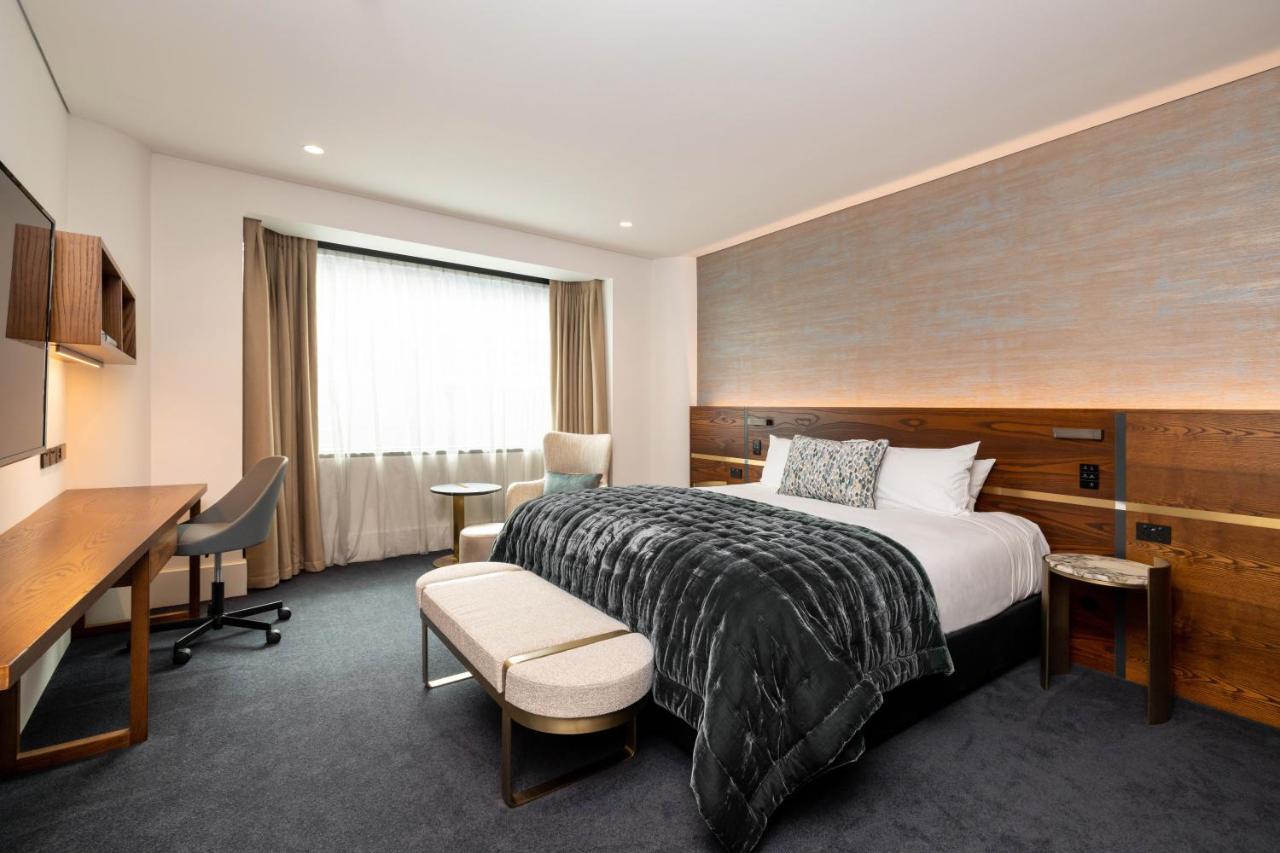 Horizon By Skycity Auckland Exteriör bild A bedroom at The Mitre Hotel