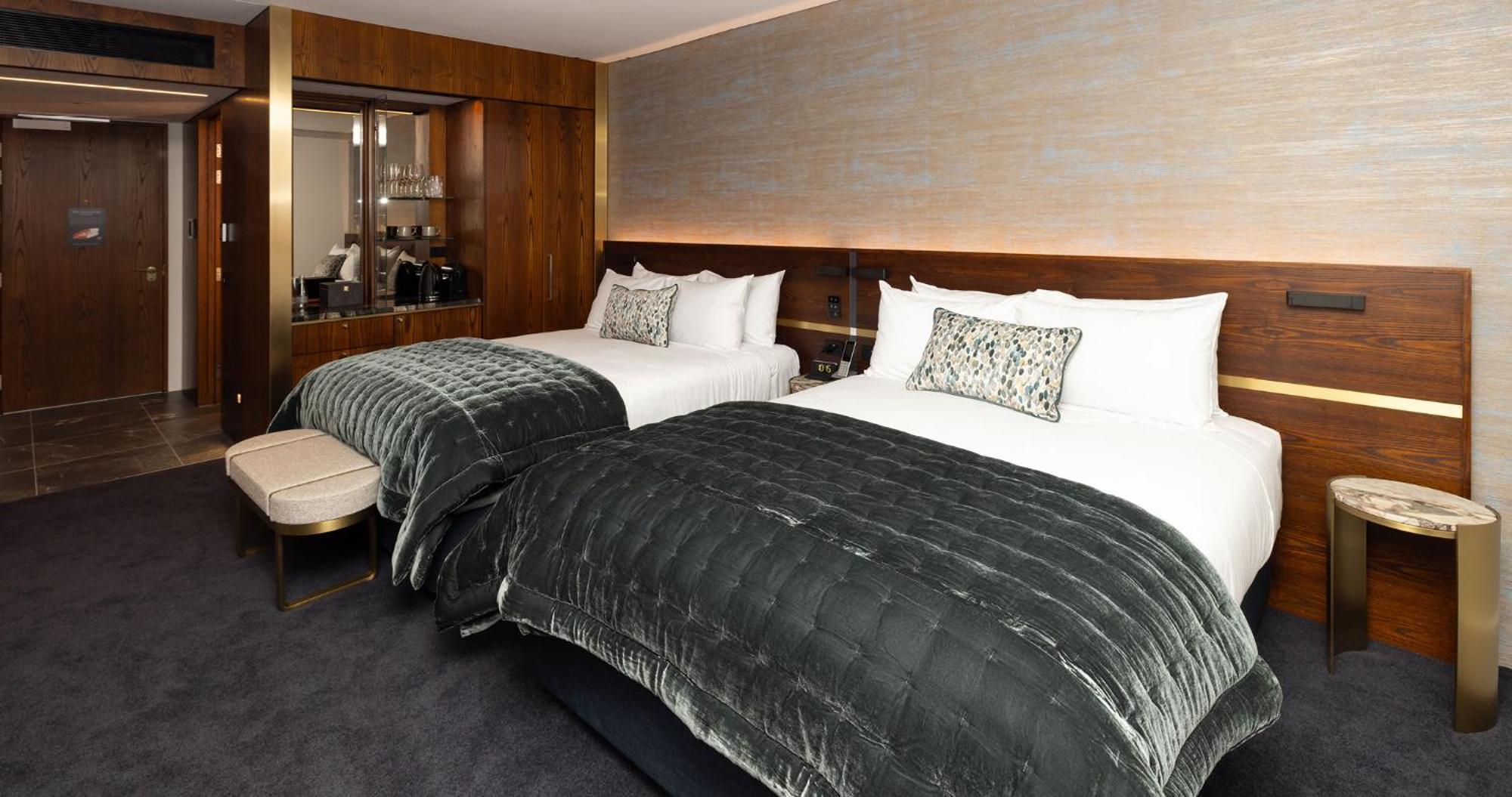 Horizon By Skycity Auckland Exteriör bild A bedroom at The Ivy Collection