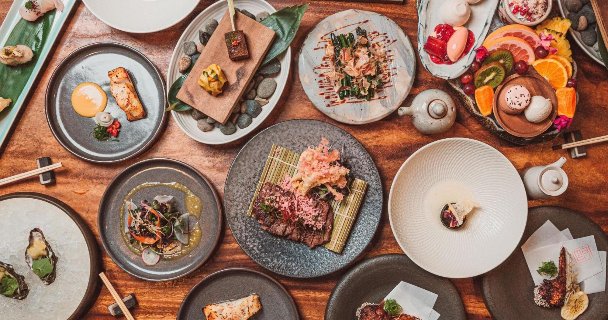 Horizon By Skycity Auckland Exteriör bild A selection of dishes at the restaurant